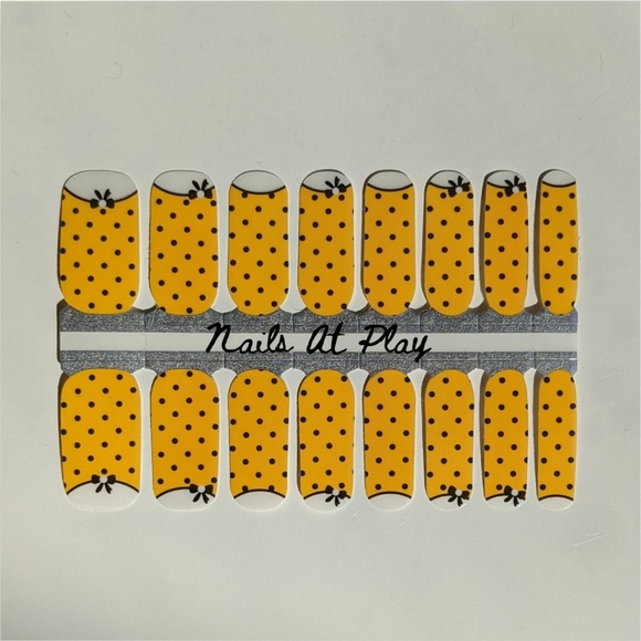 5 for $20 Nail Wraps- Cute Bumble - Picture 1 of 7